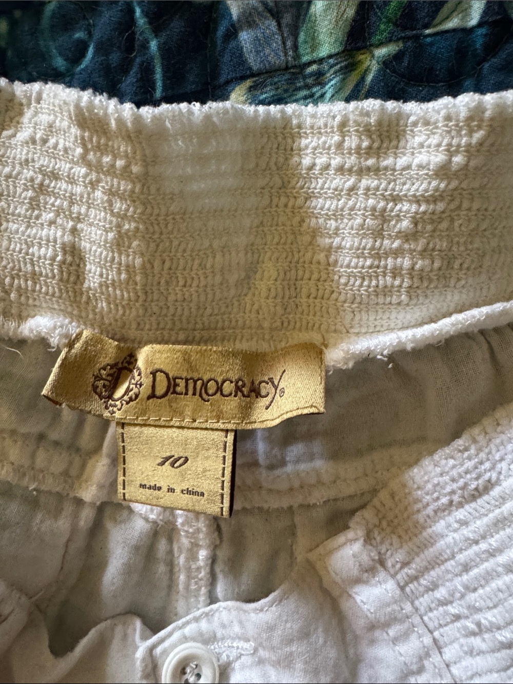 Democracy White Cropped Wide-Leg Pants - Picture 5 of 6